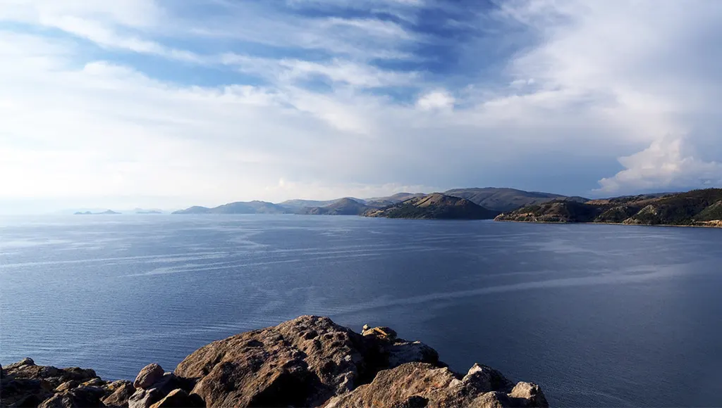 Where is the Lake Titicaca located