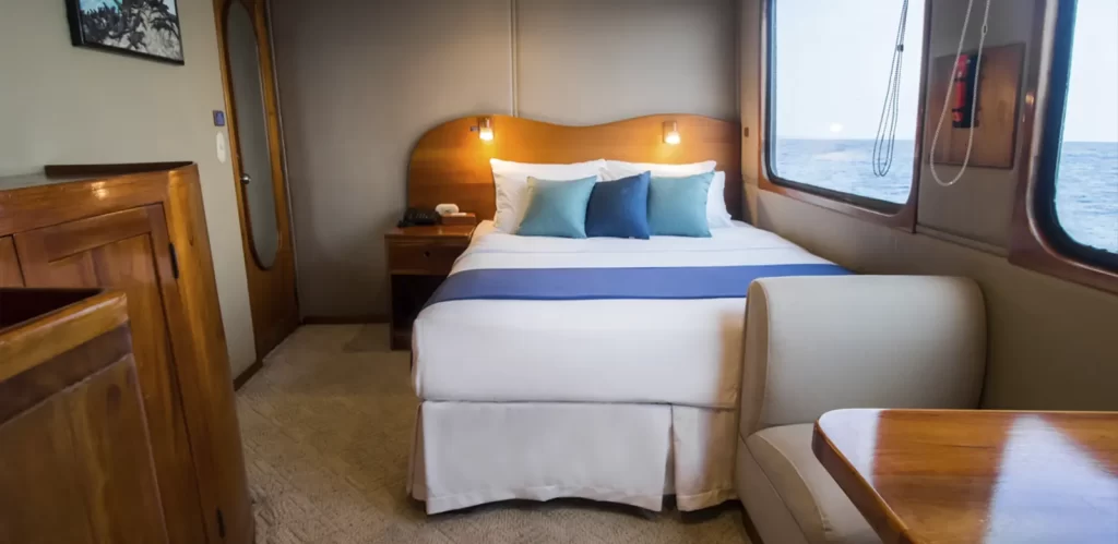 integrity yacht queen stateroom