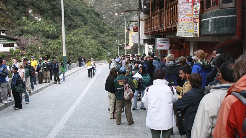 Buying tickets in Aguas Calientes