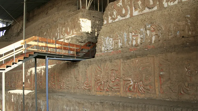 Huacas of the sun and de moon