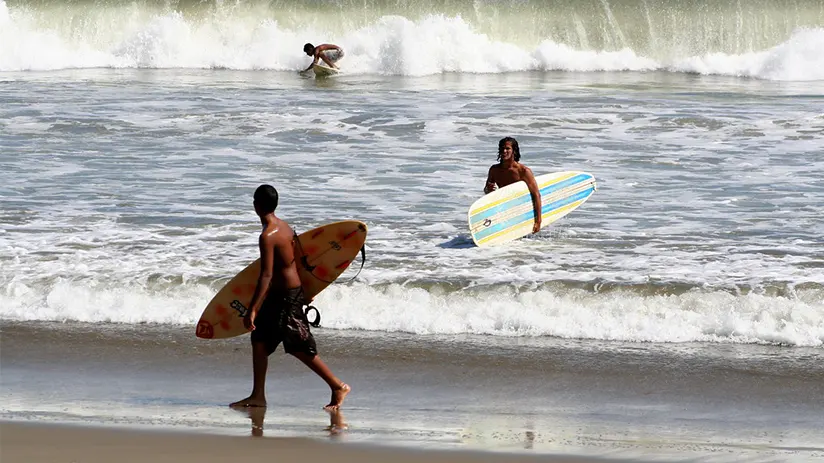 Best time to surf in Mancora