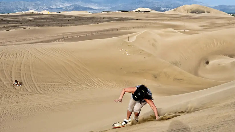 Sandboarding Huacachina Peru